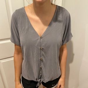 Gray tee shirt